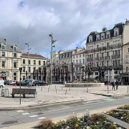 Le Petit Briand - Le Champ De Mars 발랑스